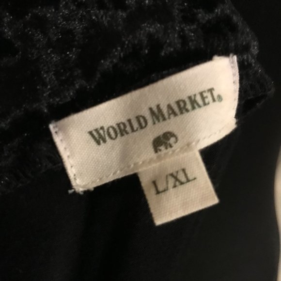 Black dress with velvet trim & pockets! - Picture 4 of 4